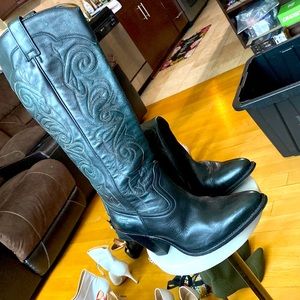 Frye size 9 cowboy boots